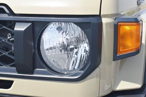 Toyota Land Cruiser Pick Up LC79 DC 2.8L AT GCC 2025