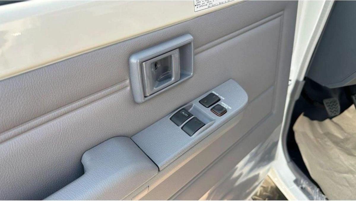 Toyota Land Cruiser Pick Up LAND CRUISER LC79 SC 4.2L V6 DIESEL 2025-10-10