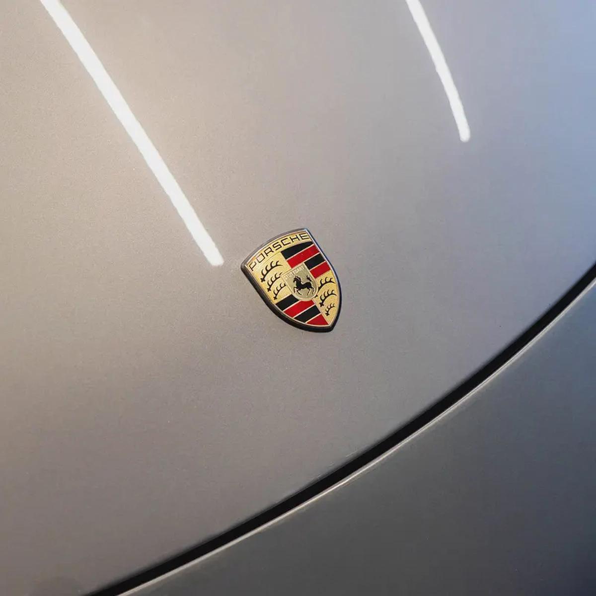 299,950 AED • Porsche 911 Turbo • 1 Year Warranty • Full Agency Service History-4-4