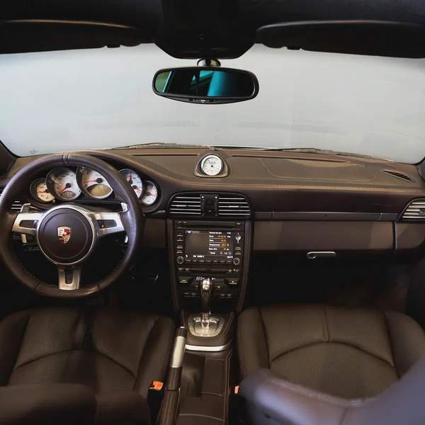 299,950 AED • Porsche 911 Turbo • 1 Year Warranty • Full Agency Service History