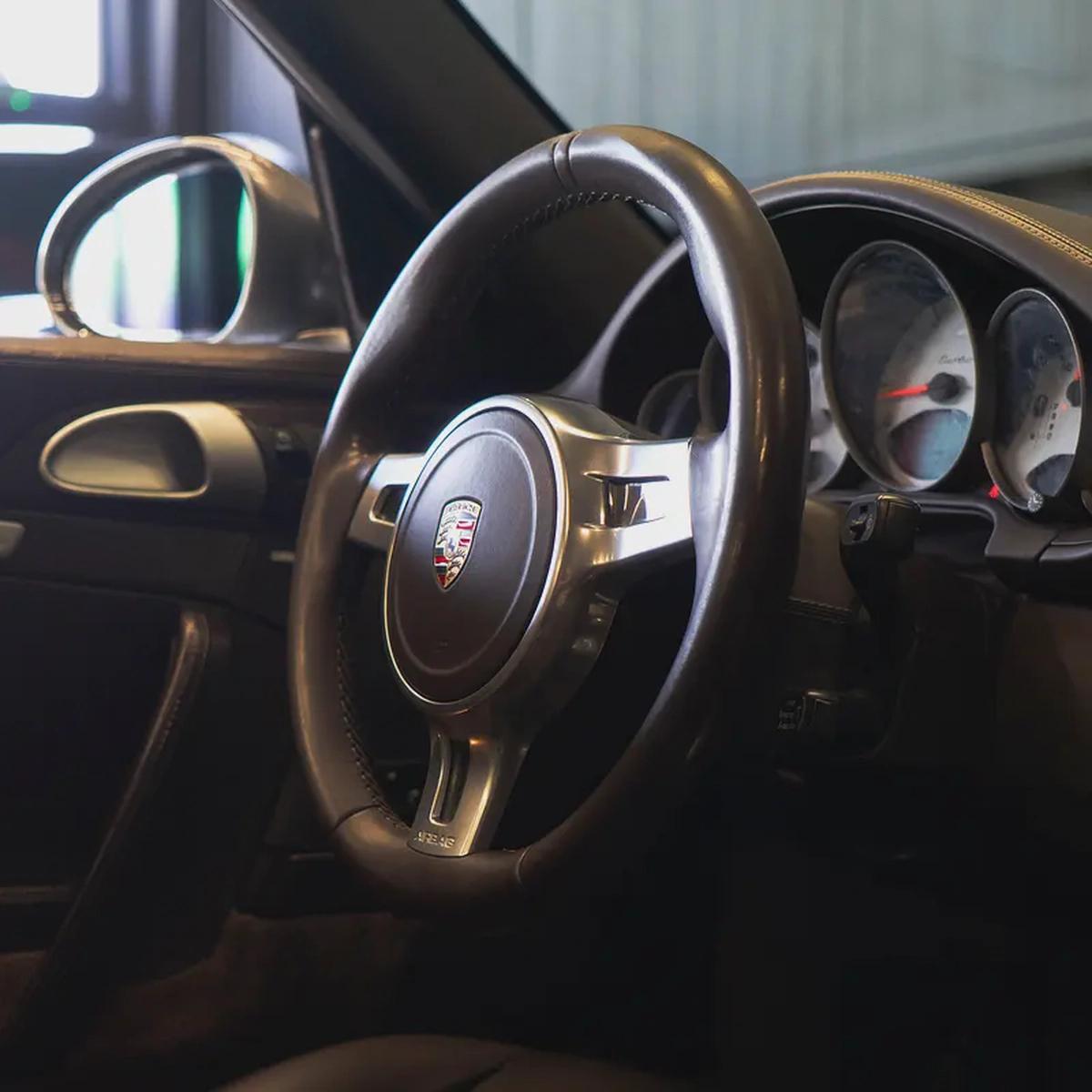 299,950 AED • Porsche 911 Turbo • 1 Year Warranty • Full Agency Service History-11-11