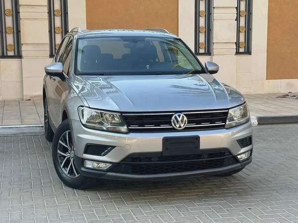 VOLKSWAGEN TIGUAN SE 2.0 TFSI - GCC SPECS - ACCIDENT FREE - FULL SERVICE HISTORY -