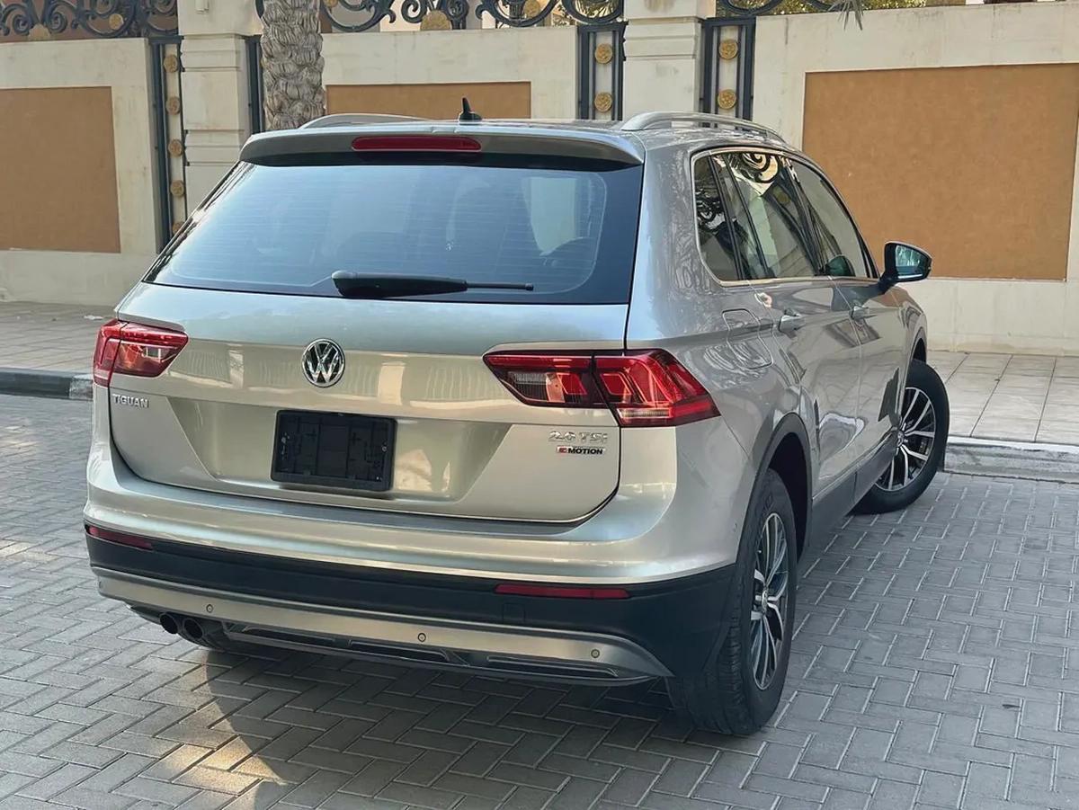 VOLKSWAGEN TIGUAN SE 2.0 TFSI - GCC SPECS - ACCIDENT FREE - FULL SERVICE HISTORY --5-5
