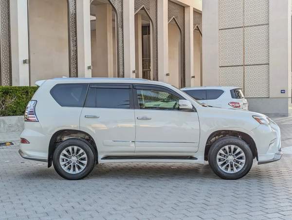 LEXUS GX460 2016 FULL OPTION IN EXCELLENT CONDITION