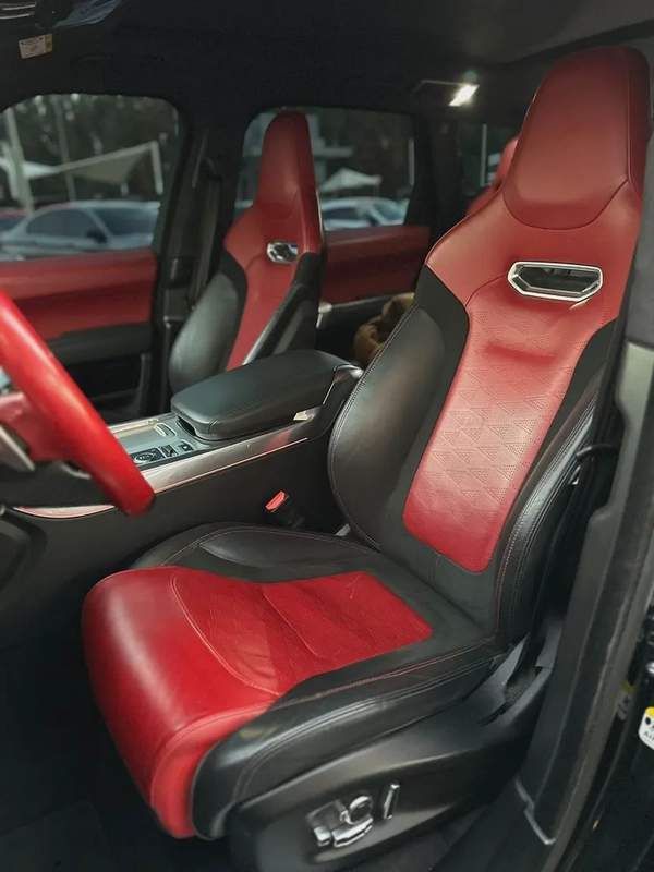 RANGE ROVER SPORT SVR GCC 2018 ORIGINAL PAINT PERFECT CONDITION