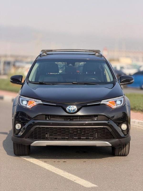 Toyota RAV4 Hybrid Limited 2.5L full option