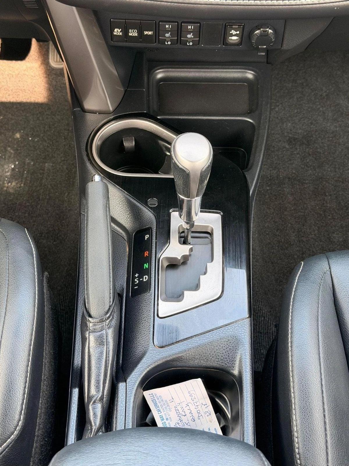 Toyota RAV4 Hybrid Limited 2.5L full option-9-9