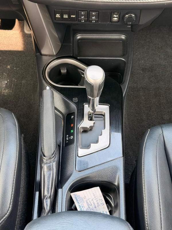 Toyota RAV4 Hybrid Limited 2.5L full option