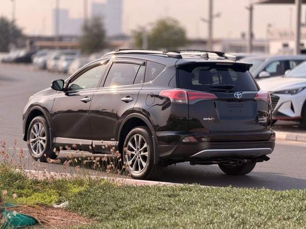 Toyota RAV4 Hybrid Limited 2.5L full option