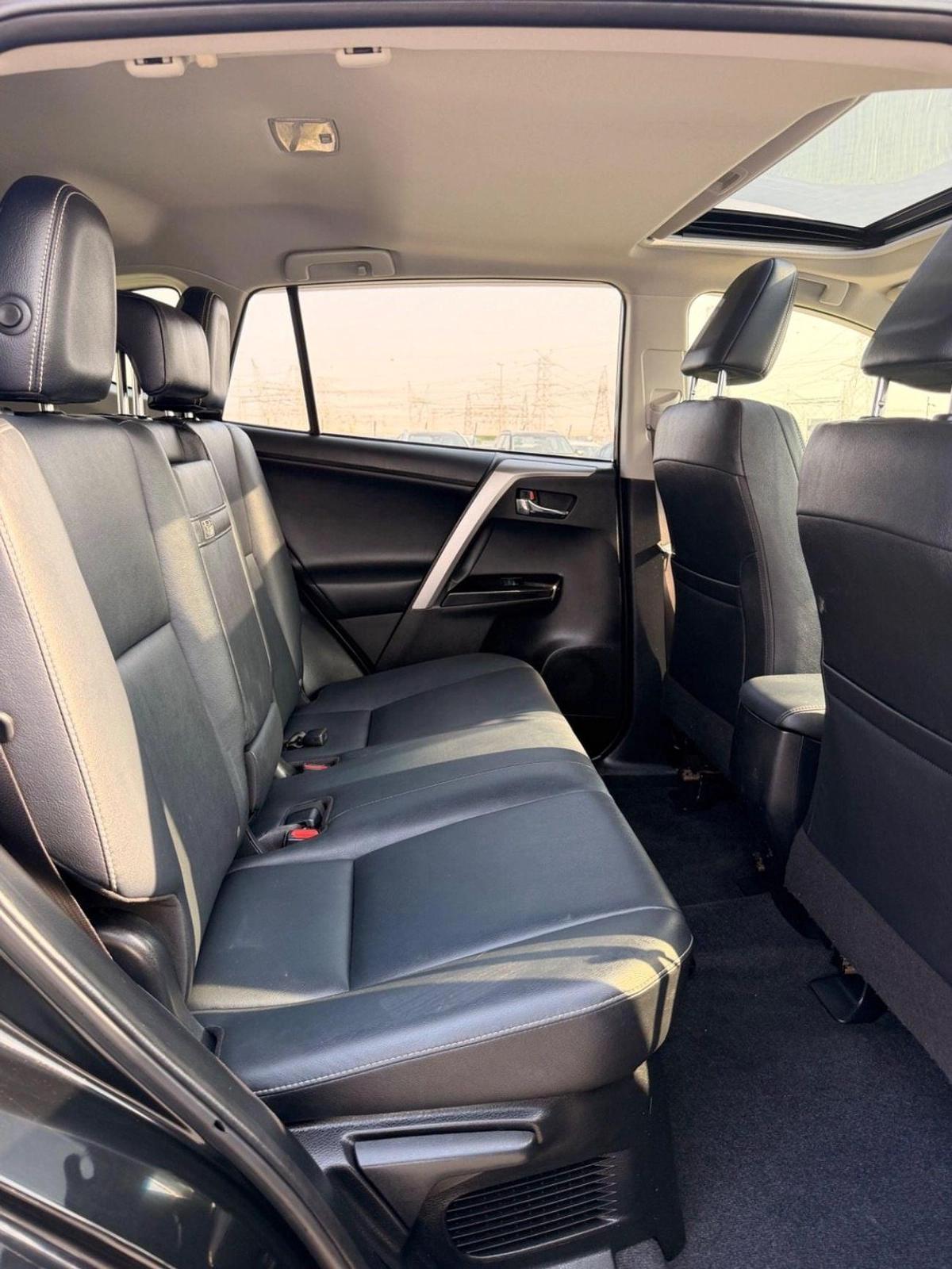 Toyota RAV4 Hybrid Limited 2.5L full option-17-17