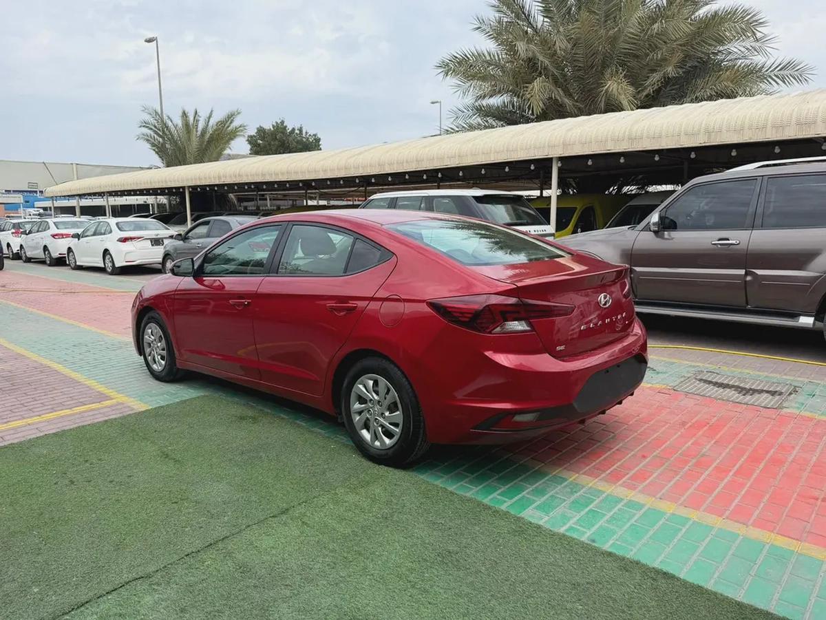 HYUNDAI ELANTRA SE-4-4