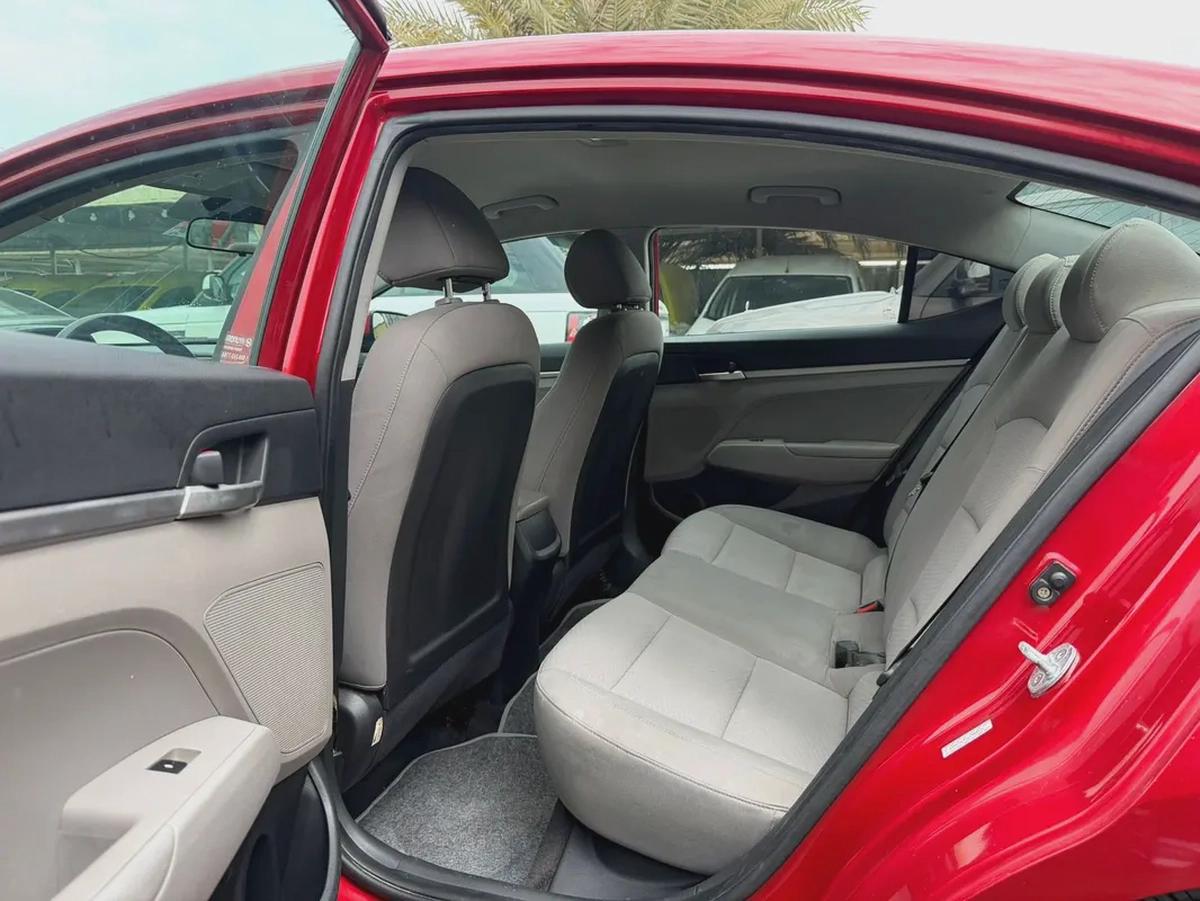 HYUNDAI ELANTRA SE-9-9