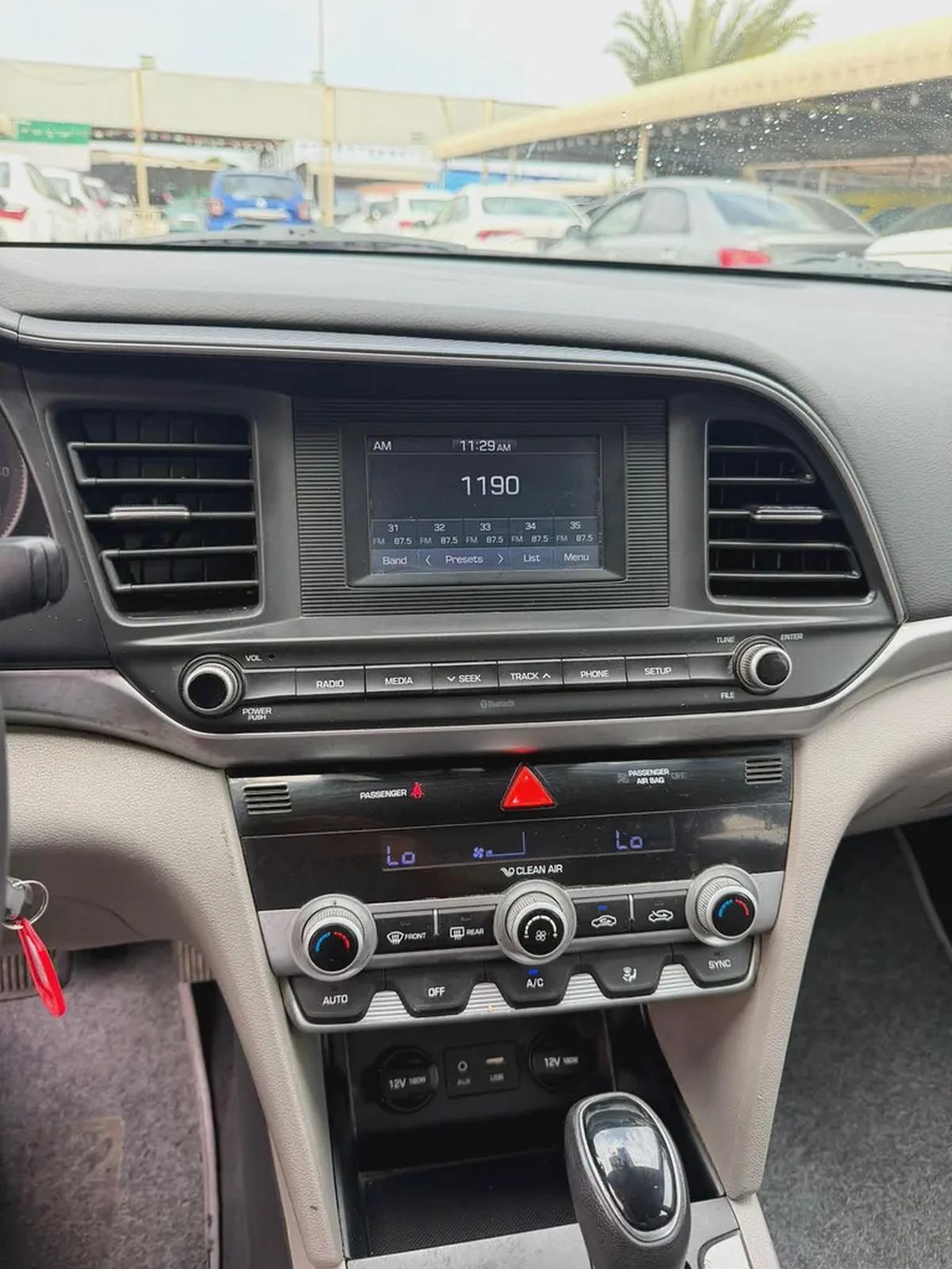 HYUNDAI ELANTRA SE-10-10