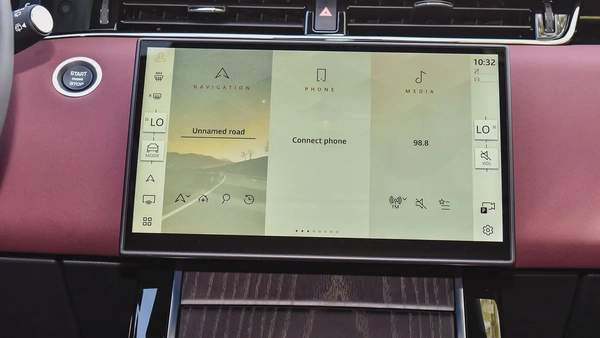 RANGE ROVER EVOQUE SE P250 DYNAMIC 2025!! FIVE YEARS WARRANTY!! THREE YEARS SERVICE CONTRACT