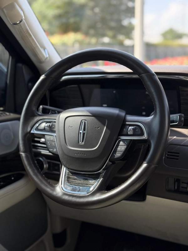 LINCOLN NAVIGATOR PRESIDENTIAL | MODEL: 2021 | WARRANTY VALID TILL 9TH OCTOBER 2026 OR 100,000 KMS |