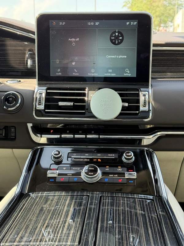 LINCOLN NAVIGATOR PRESIDENTIAL | MODEL: 2021 | WARRANTY VALID TILL 9TH OCTOBER 2026 OR 100,000 KMS |