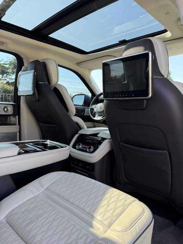 LINCOLN NAVIGATOR PRESIDENTIAL | MODEL: 2021 | WARRANTY VALID TILL 9TH OCTOBER 2026 OR 100,000 KMS |