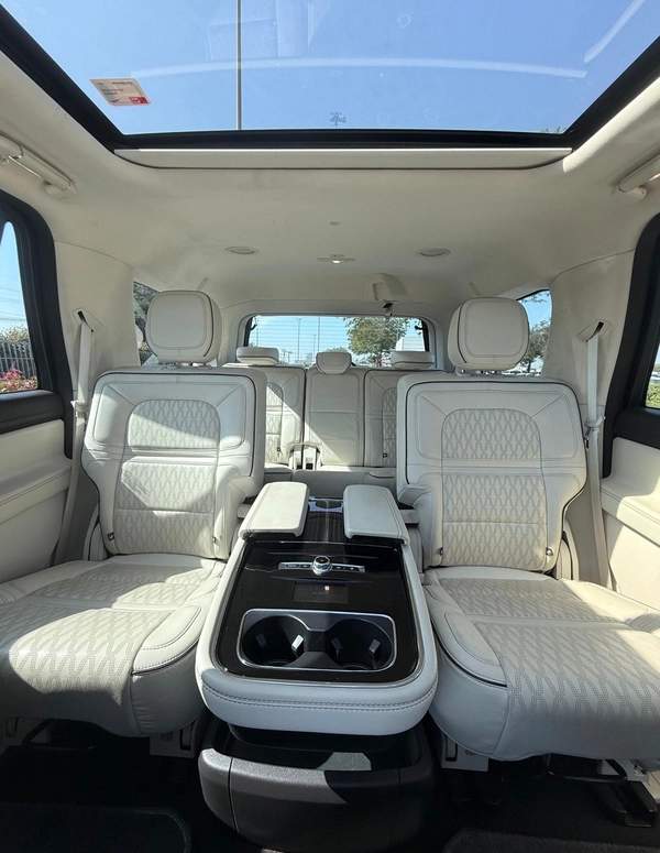 LINCOLN NAVIGATOR PRESIDENTIAL | MODEL: 2021 | WARRANTY VALID TILL 9TH OCTOBER 2026 OR 100,000 KMS |