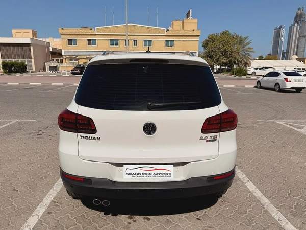 Volkswagen Tiguan 2.0 Tsi 4Motion 2016 Model GCC Specs With Partial Service History