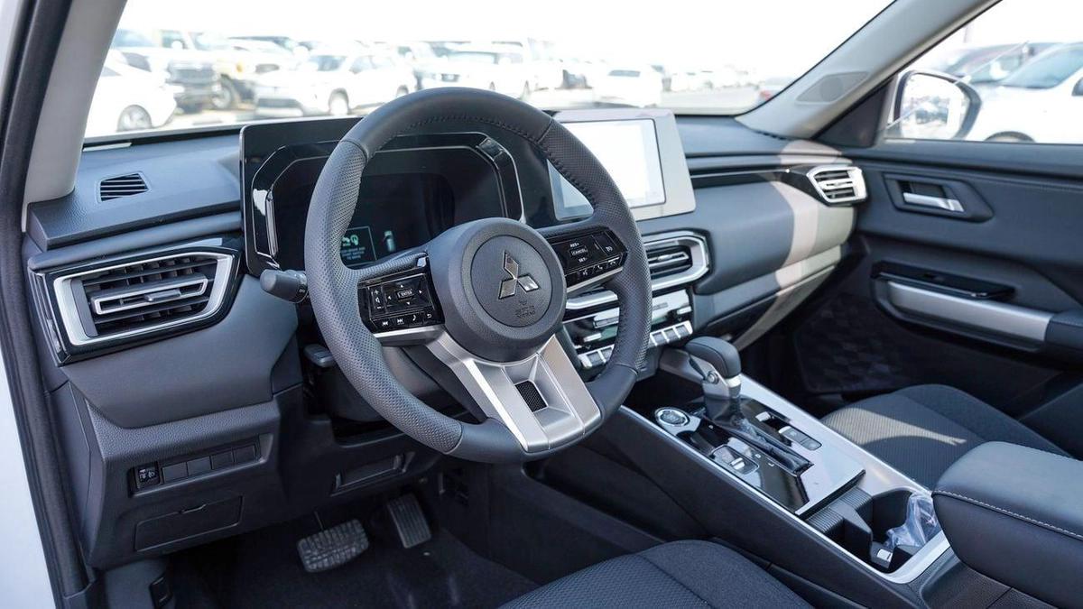 Mitsubishi Destinator Brand New 2026 Mitsubishi Destinator High Line 1.5L 7-Seater SUV GCC – Export Only-3-3
