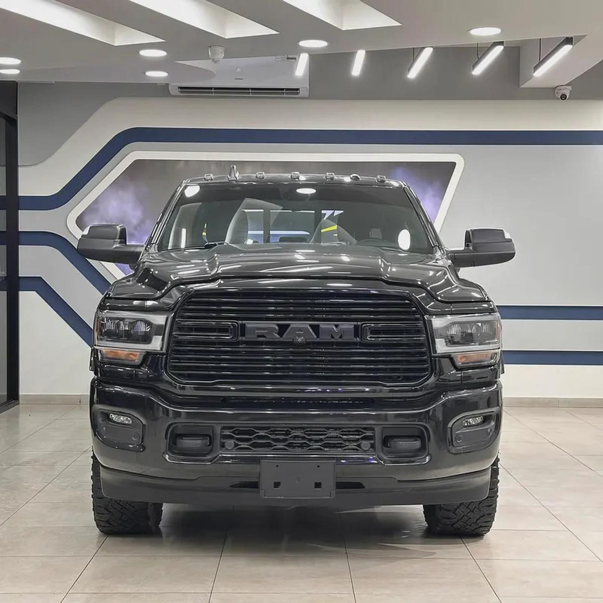 2022 Dodge RAM Laramie 3500 Diesel V6-1-1