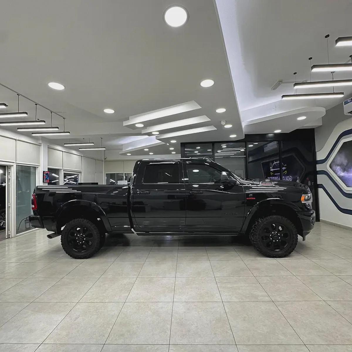 2022 Dodge RAM Laramie 3500 Diesel V6-3-3