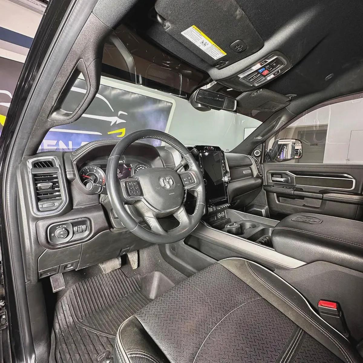 2022 Dodge RAM Laramie 3500 Diesel V6-8-8