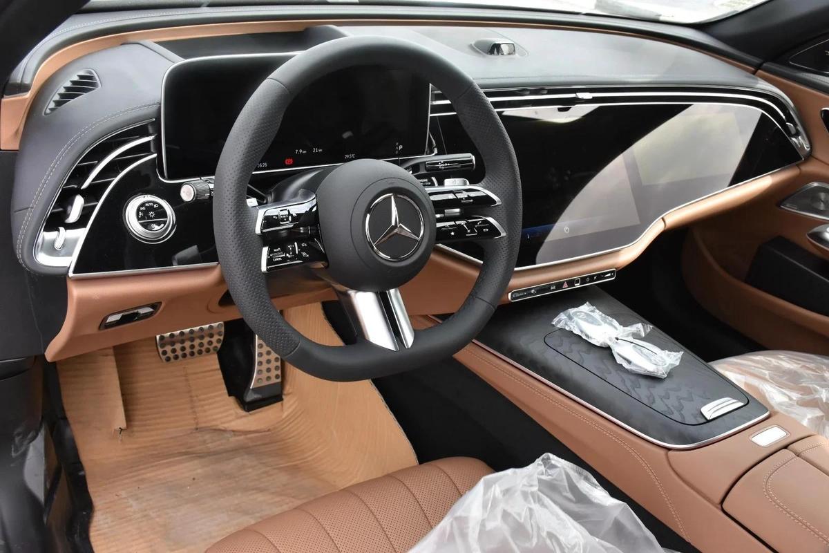 MERCEDES BENZ E300 AMG 2025 | BLACK-3-3