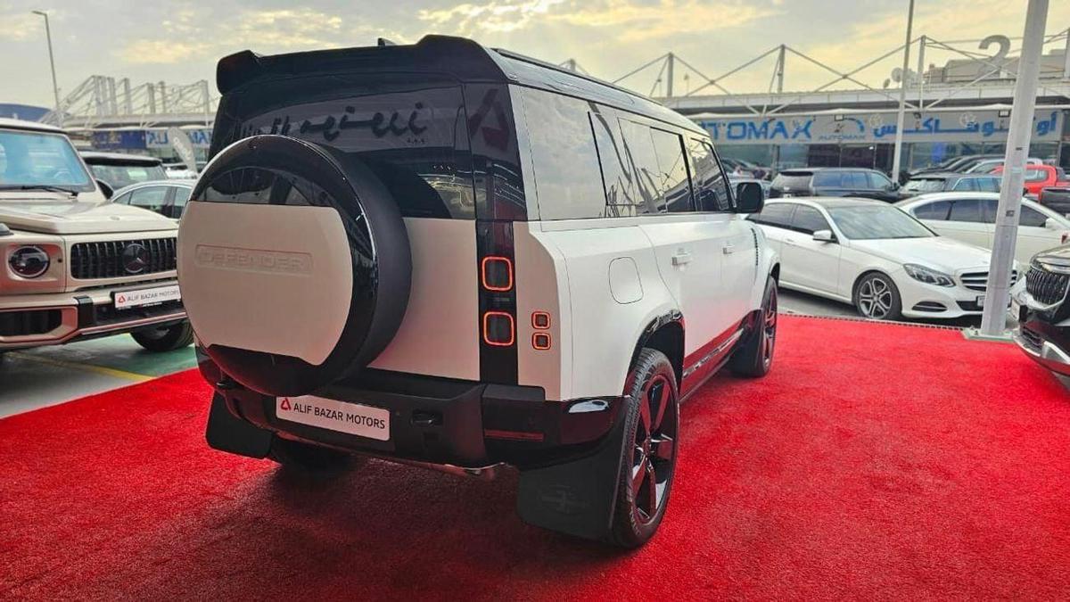 Land Rover Defender 2026 Land Rover Defender P400 HSE – White | Like New | GCC Specs-5-5