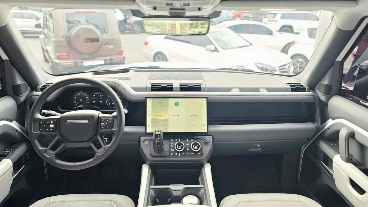Land Rover Defender 2026 Land Rover Defender P400 HSE – White | Like New | GCC Specs-16-16