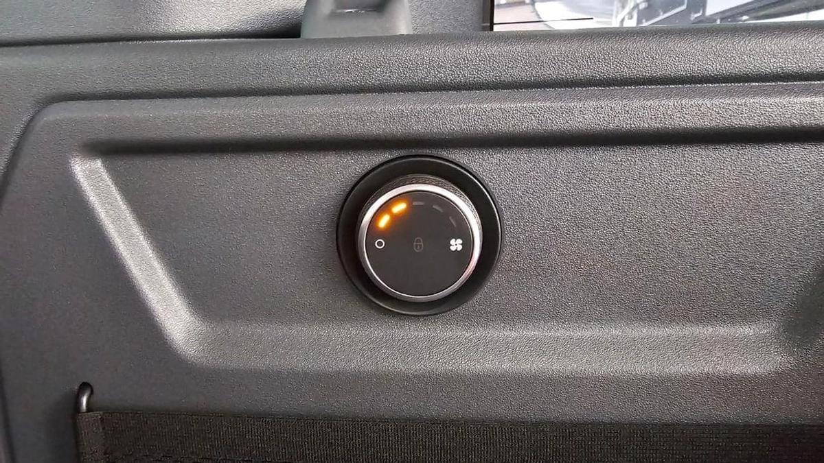 Land Rover Defender 2026 Land Rover Defender P400 HSE – White | Like New | GCC Specs-20-20