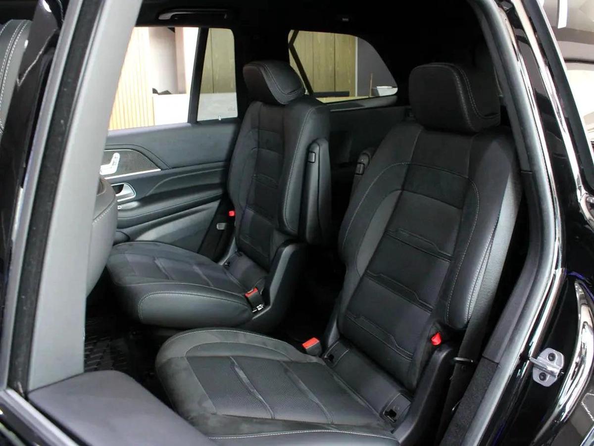2024 - Mercedes Benz GLS 63 AMG Fully Loaded-3-3