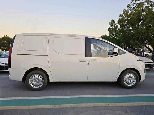 Hyundai Staria CARGO / 2.2L V4 DIESEL / MANUAL GEAR BOX / 2 STR (CODE # STCD)