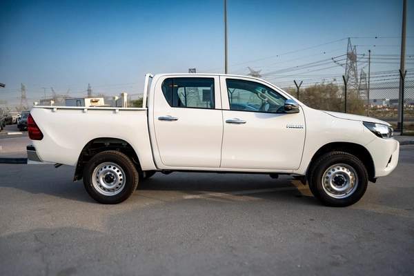 Toyota Hilux DLX Basic