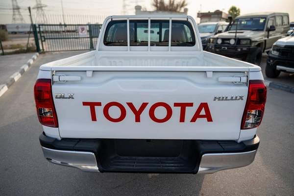 Toyota Hilux DLX Basic