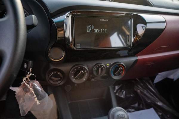 Toyota Hilux DLX Basic