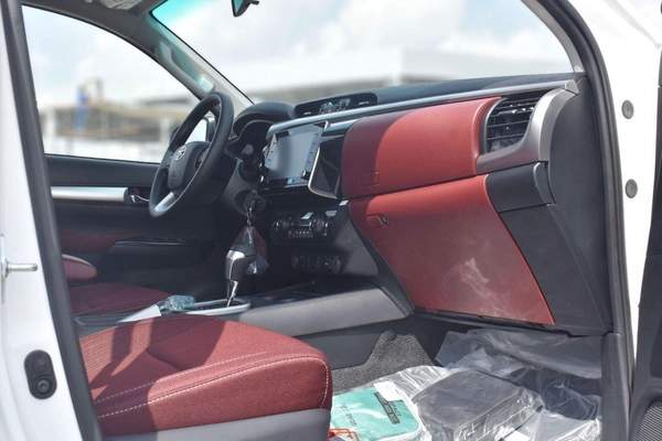 Toyota Hilux FULL OPTION SR5 AT 2.7