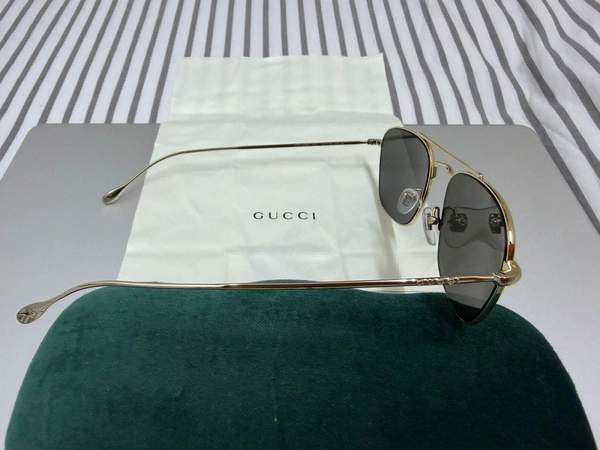 Gucci Gold Navigator (GG 1183S) sunglasses with case and cloth