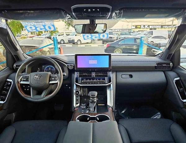 Toyota Land Cruiser GXR 3.5 Twin Turbo | BIG Screen JBL Speakers | Top Line Model (CODE # GXR3HB)