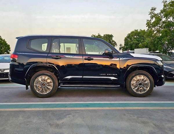 Toyota Land Cruiser GXR 3.5 Twin Turbo | BIG Screen JBL Speakers | Top Line Model (CODE # GXR3HB)