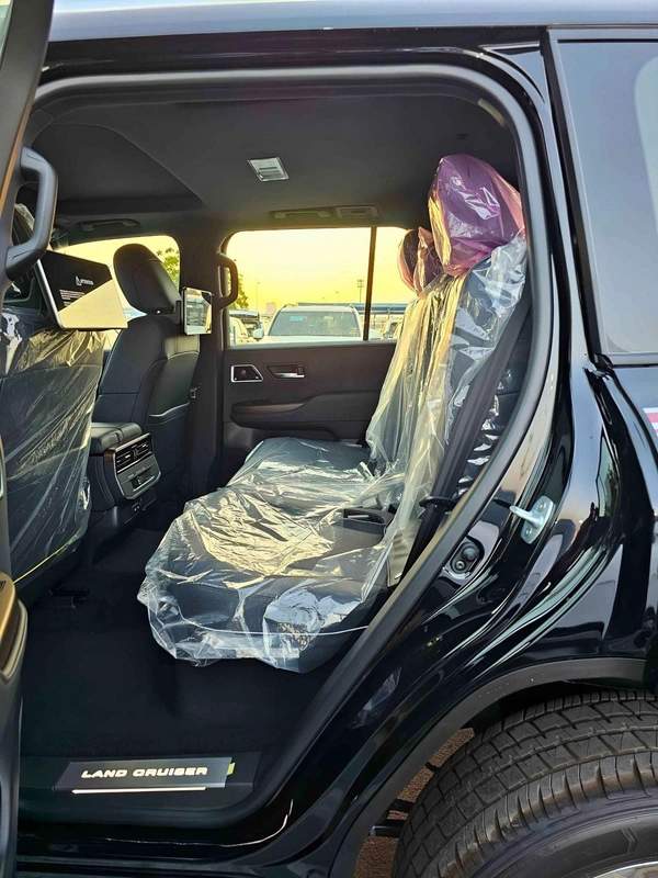 Toyota Land Cruiser GXR 3.5 Twin Turbo | BIG Screen JBL Speakers | Top Line Model (CODE # GXR3HB)
