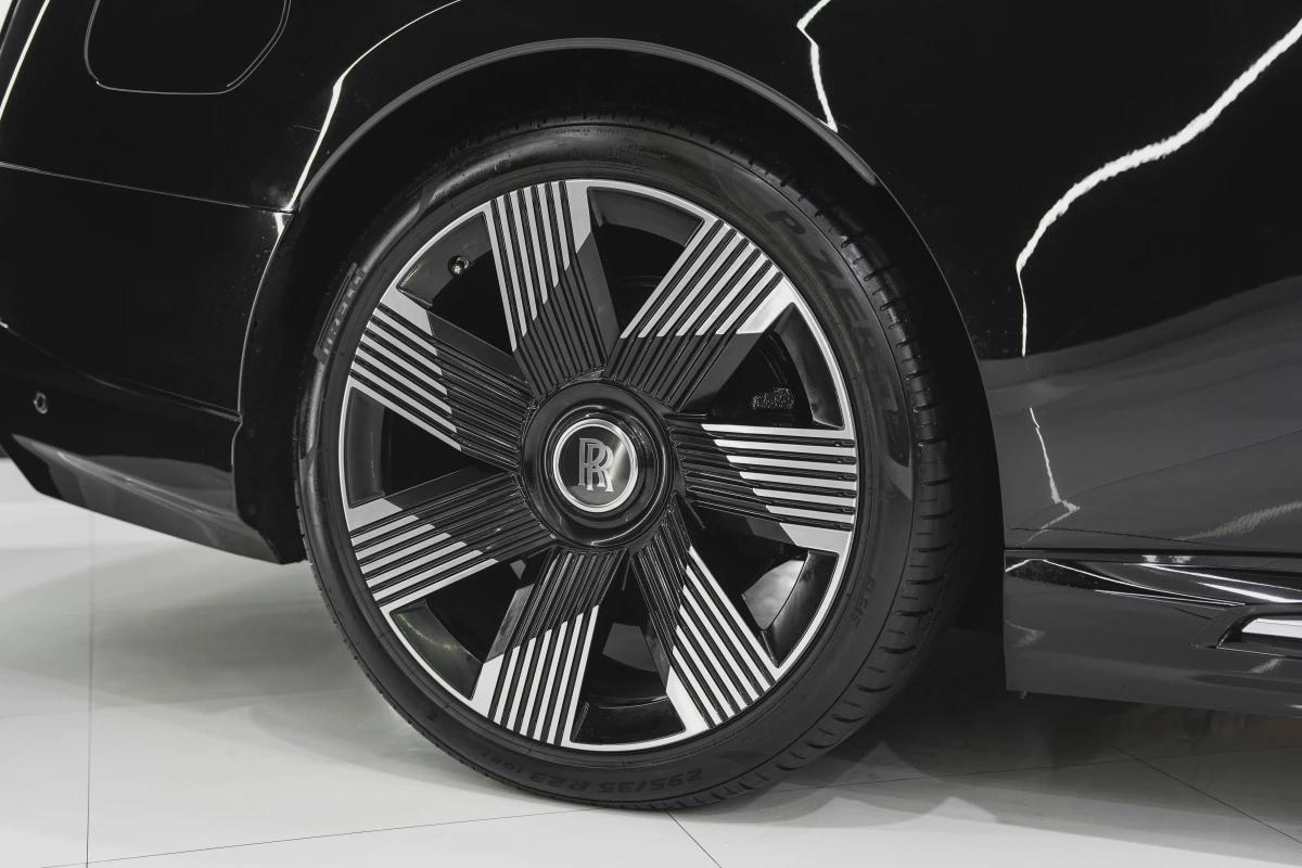 Rolls-Royce Spectre-9-9
