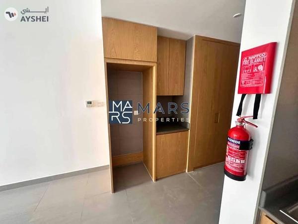 Big studio with balcony open view gym pool parking