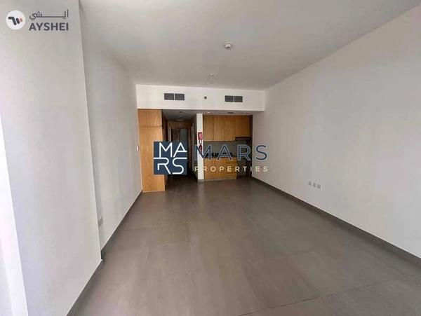 Big studio with balcony open view gym pool parking