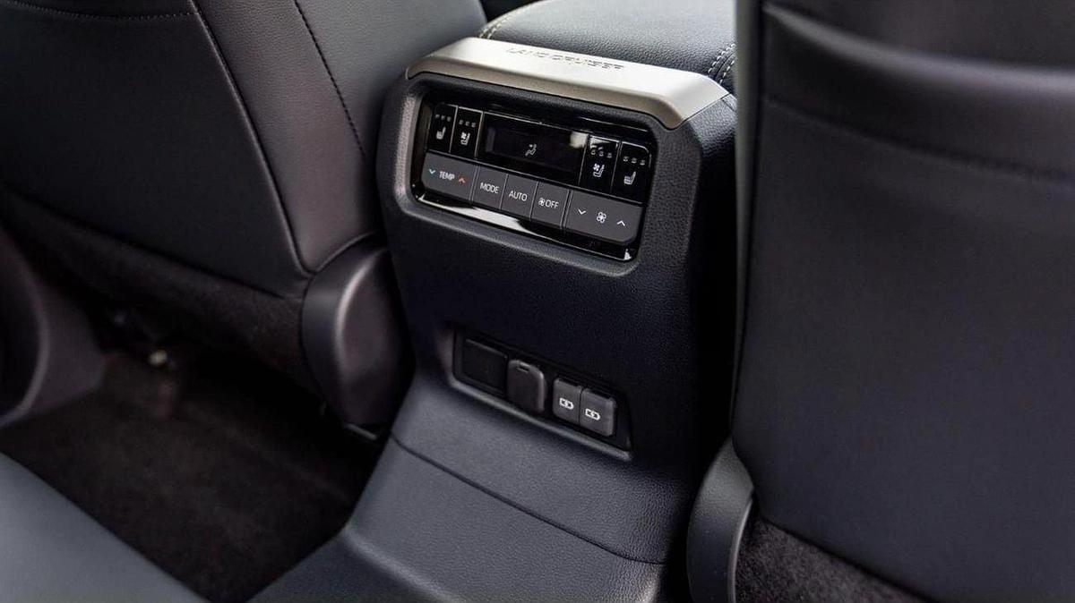 Toyota Prado TOYOTA PRADO 250 WX+ LUXURY 2.4P AT MY2025 - SAND-16-16