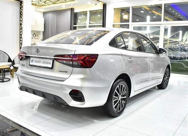 MG 5 ( 2026 Model ) in Silver Color GCC Specs