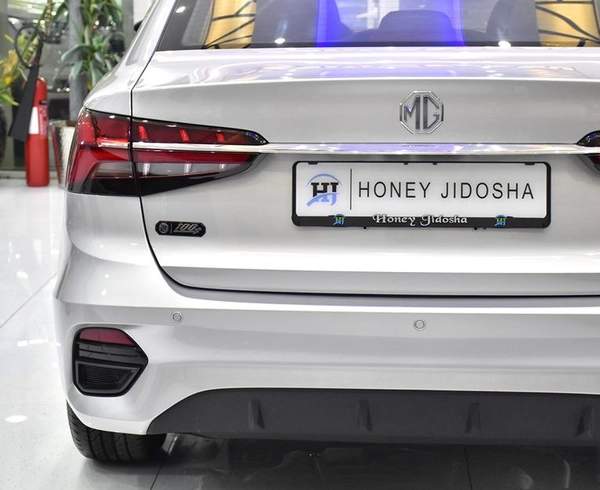 MG 5 ( 2026 Model ) in Silver Color GCC Specs