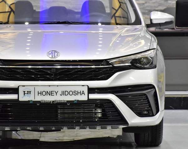 MG 5 ( 2026 Model ) in Silver Color GCC Specs
