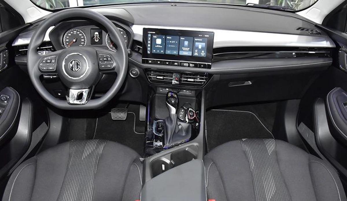 MG 5 ( 2026 Model ) in Silver Color GCC Specs-11-11