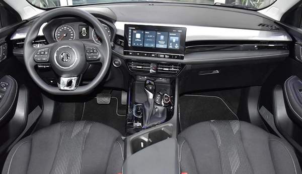 MG 5 ( 2026 Model ) in Silver Color GCC Specs